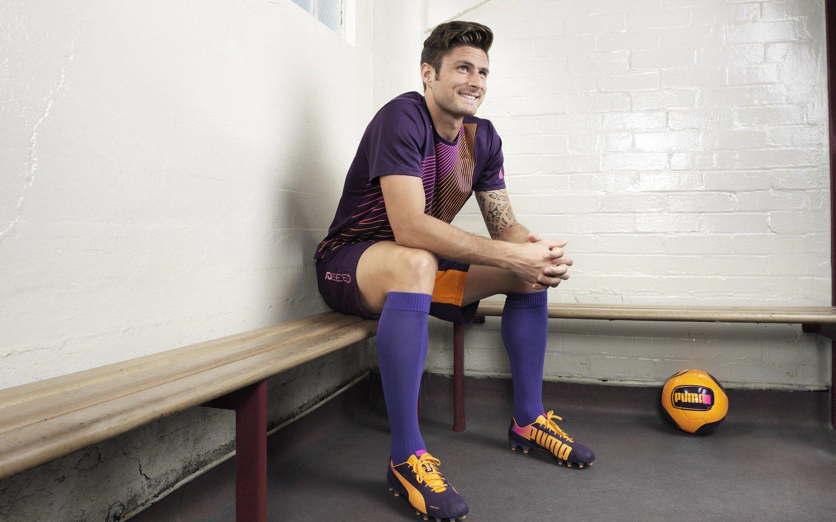 绿茵场外的悲歌，职业体育辉煌背后的生命警示