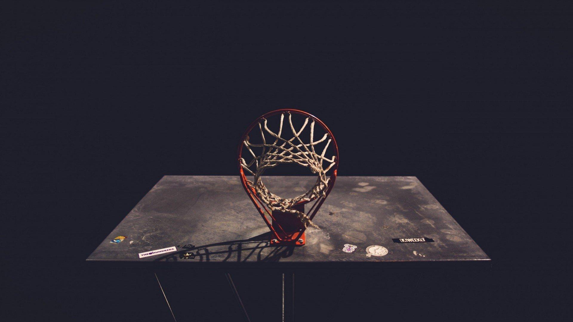 热刺防线领袖罗梅罗闪耀,纽卡稳定性短板再暴露