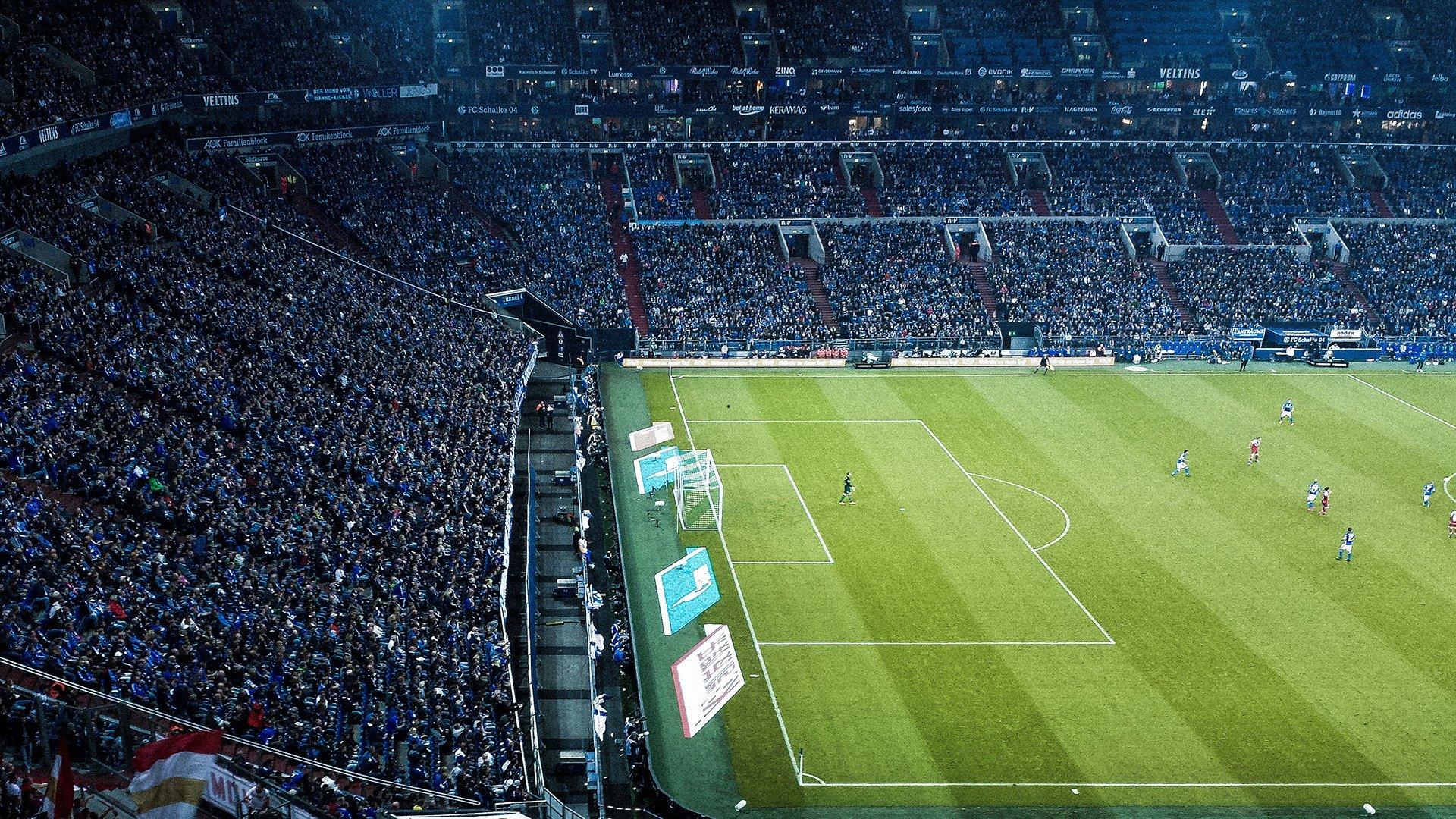 国内体育品牌洗牌升级引发行业震动，海外舆论场陷入口碑冰火两重天